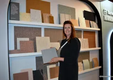 Marie-Neeltje van Weerelt from Tarkett with the acoustic collection Baux. At Design District, the collaboration between Baux and Tarkett was presented. With the Baux Acoustic Wood Wool Panels and the Desso AirMaster® floor technology, the acoustics are optimized and the indoor air quality is improved.