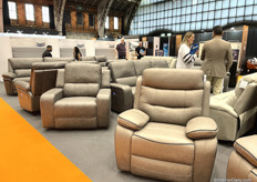 CTIF is a family business. ‘We’re wholesales with a large stock specialised in recliners and sofa’s,’ says sales and finance manager Tammie Hill.