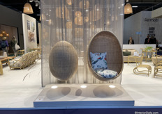 These floating chairs were the eye catchers at the beginning of the stand of Sika Design.