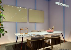 The RIZZ from pedrali. In addition to many outdoor products, Pedrali also focuses on innovations for indoor use. 