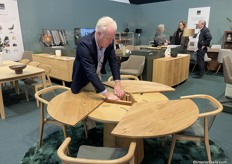 Martin Van Nederkassel from Skovby presented the new table that can be folded up...